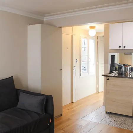Pretty Parisian Cocoon In Rue De Levis Apartment Paris