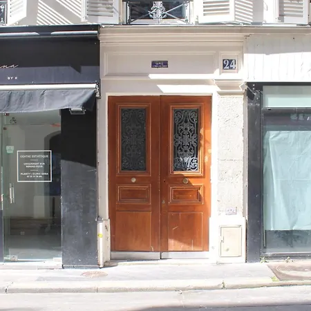 Pretty Parisian Cocoon In Rue De Lévis Appartamento